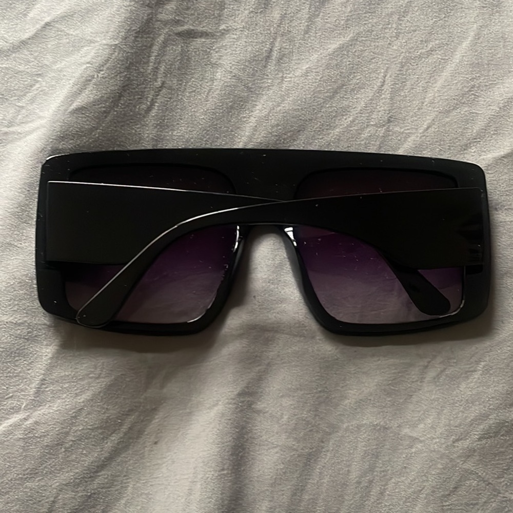 Woman’s BLACK Oversized Square FASHION FORWARD Flat Top Sunglasses For baddies - Picture 10 of 10